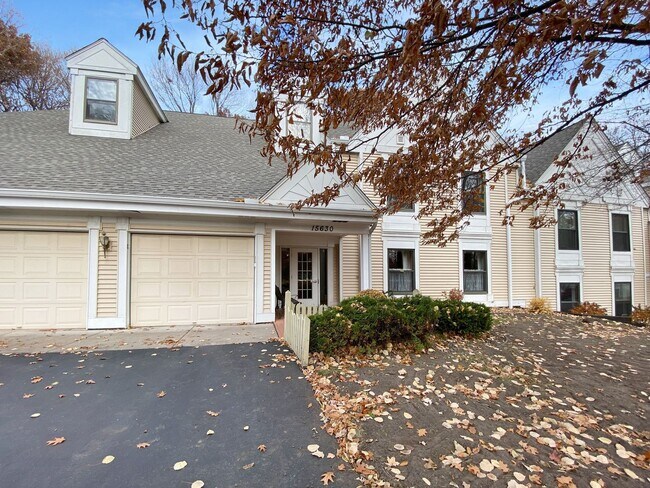 Building Photo - 15630 26th Ave N