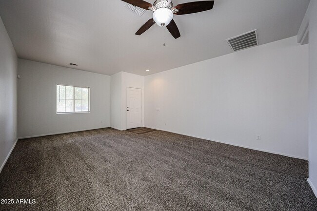 Building Photo - 5318 W Shumway Farm Rd