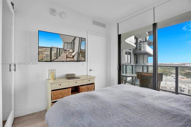 Building Photo - 121 NE 34th St