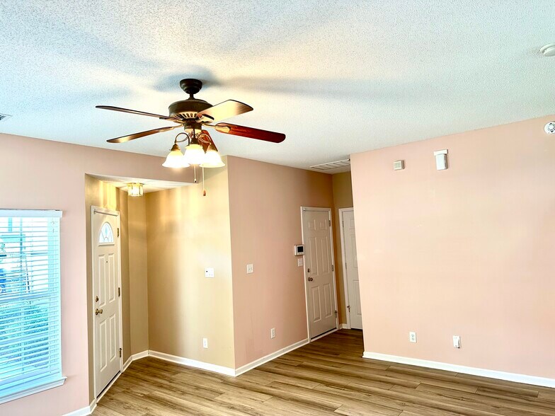 Building Photo - 3129 Summerfield Ridge Ln