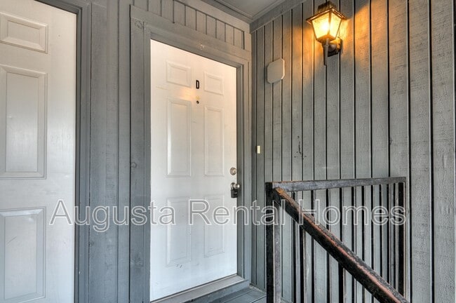 Building Photo - 3004 Strickland Ct