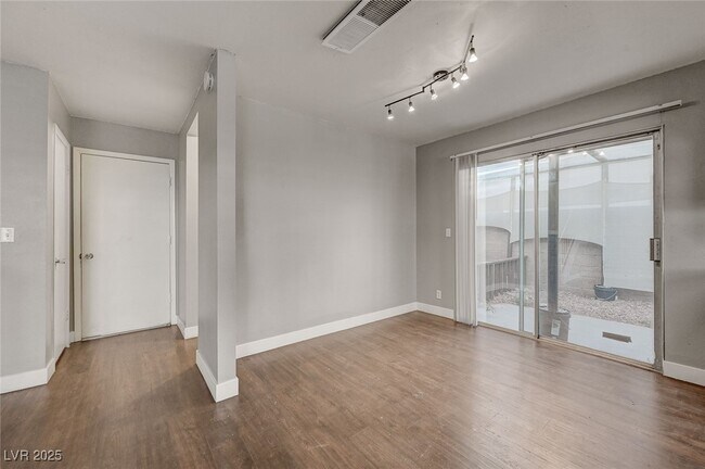 Building Photo - 4339 Spencer St