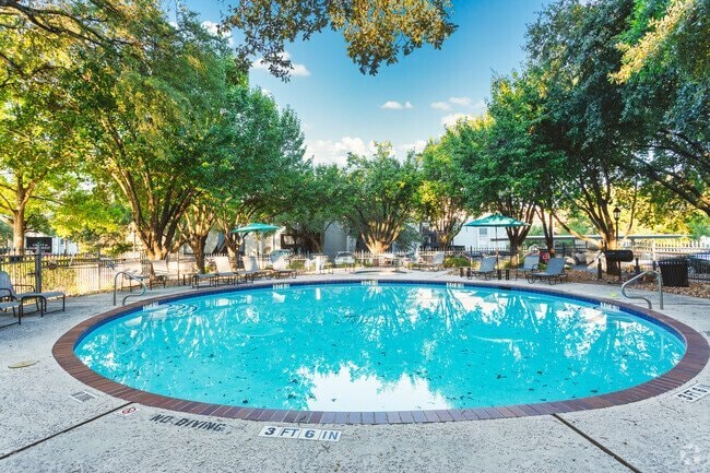 Building Photo - 3600 Greystone Dr