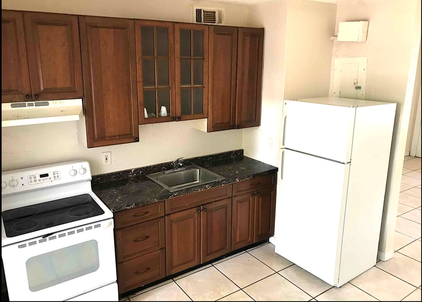 Kitchen - 1664 NE 146th St