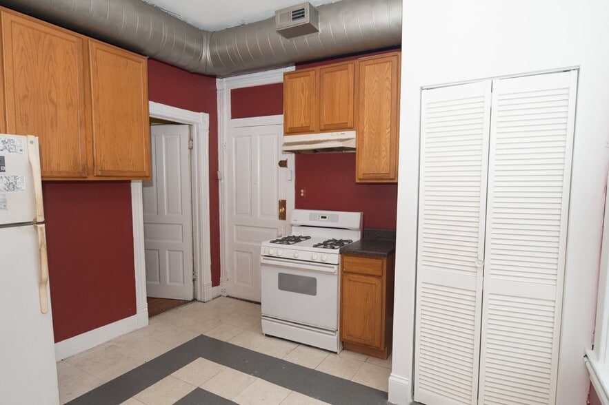 Building Photo - 1056 N Rockwell St