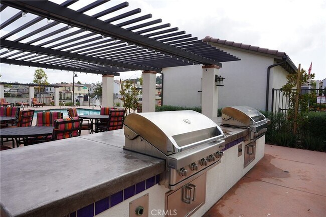 Building Photo - 4143 Cam. Campana
