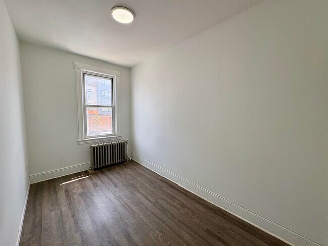 Building Photo - 663 Avenue C