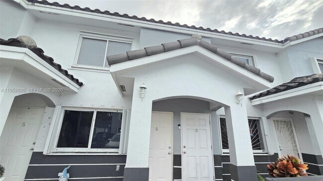 Building Photo - 7911 SW 152nd Ave