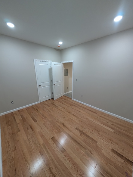 Building Photo - 32 Rose St