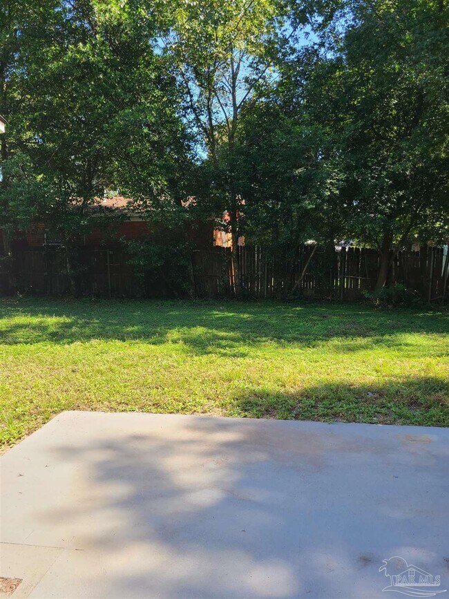 Building Photo - 701 Armenia Dr