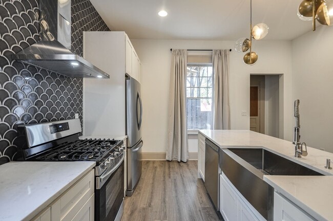 Building Photo - Beautifully Updated 1bd/1ba Condo in Midto...