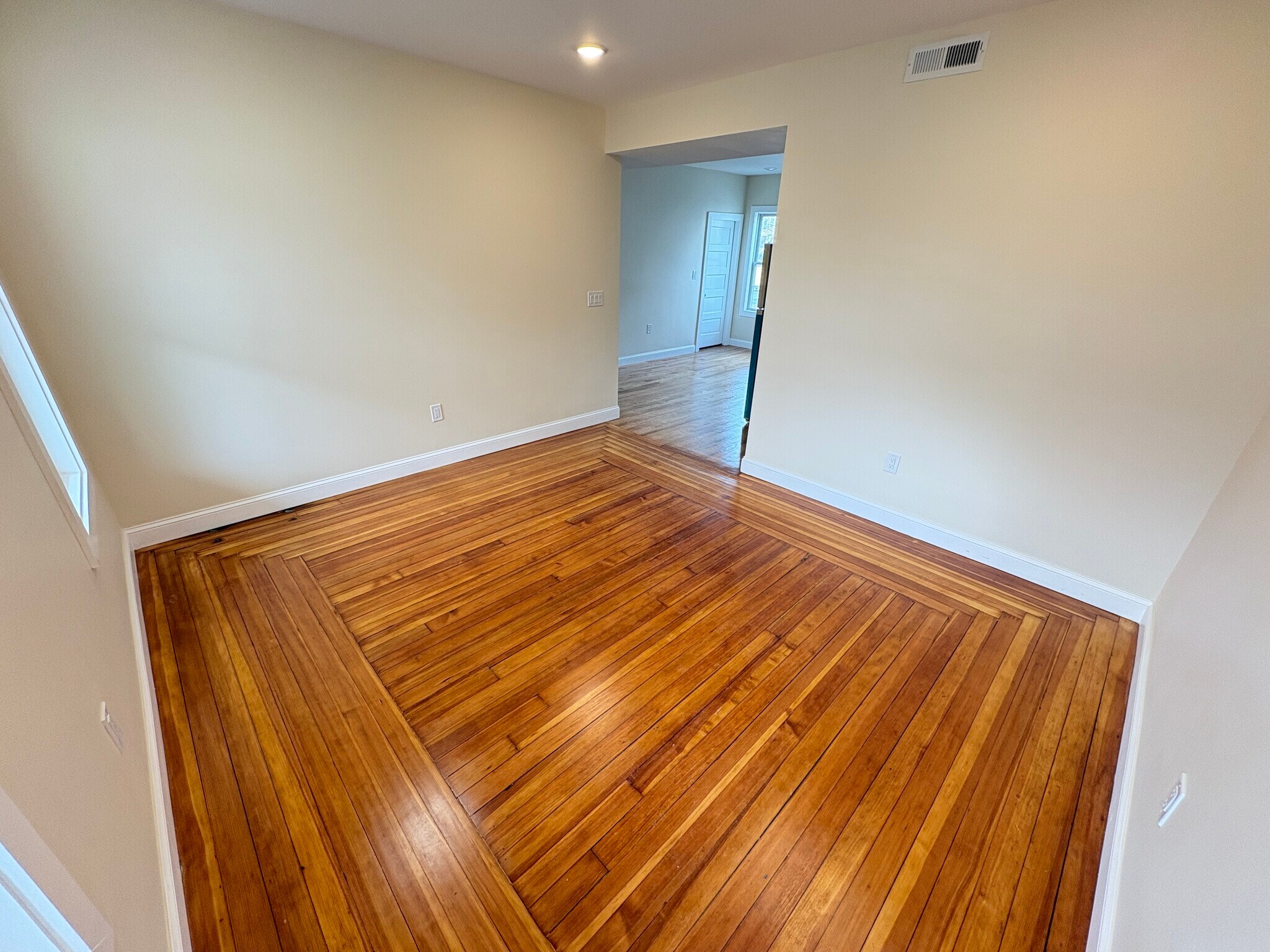 Building Photo - 7 Lowell Cir