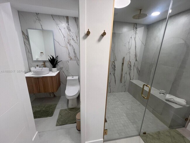 Building Photo - 3675 SW 26th St