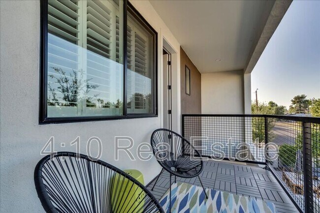 Building Photo - 1111 E Missouri Ave