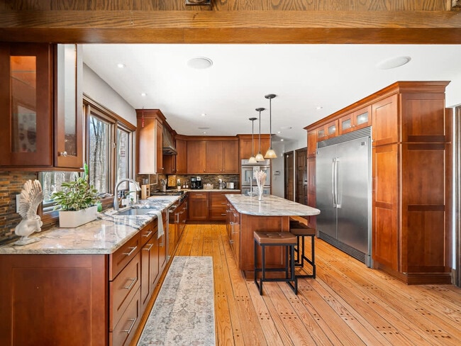 Building Photo - 1811 Breezewood Dr