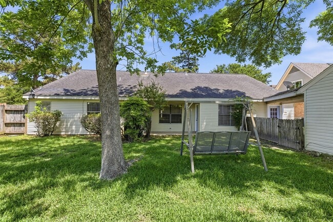 Building Photo - 20011 Sweetgum Forest Dr