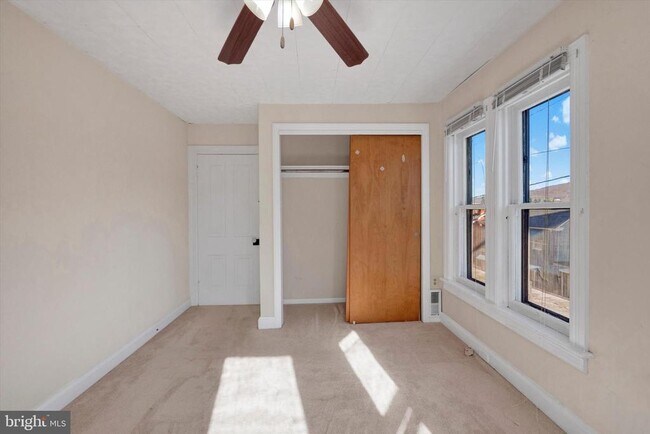 Building Photo - 4300 Main St