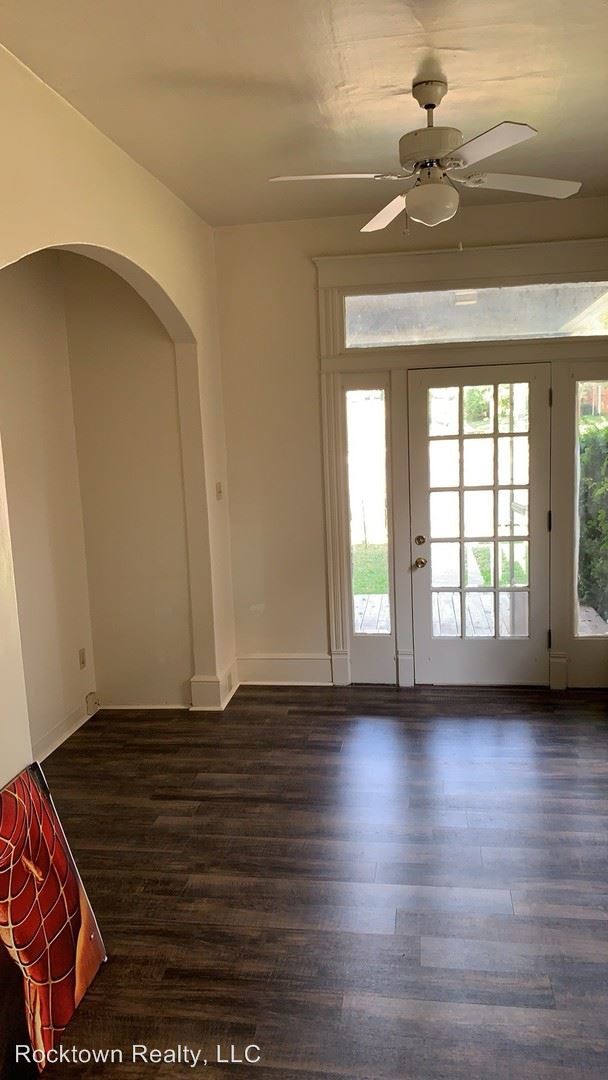 Building Photo - 316 N High St