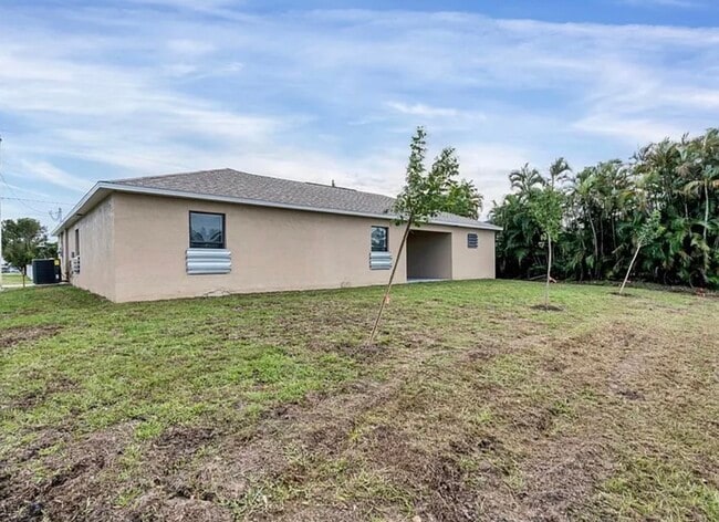 Building Photo - 116 SE 2nd Ave