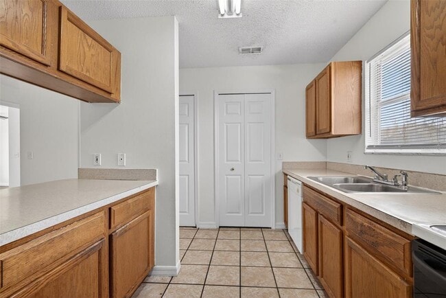 Building Photo - 170 Bowie Ln