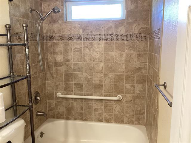 Building Photo - 776 Ponderosa Dr