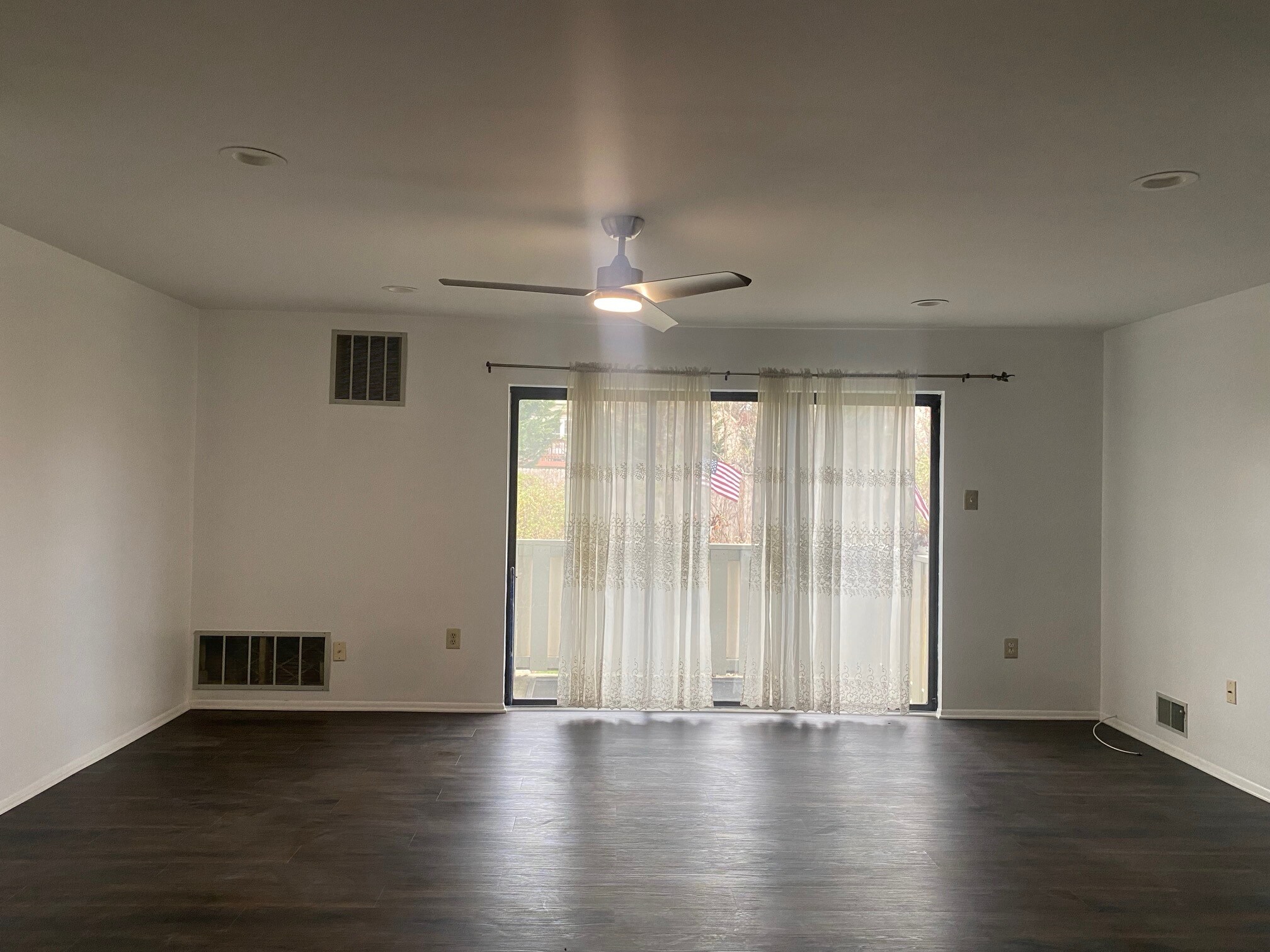 Living Room - 1903 Jefferson Ct
