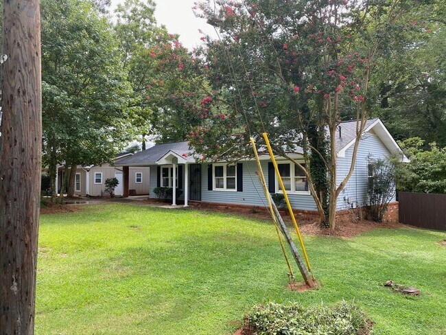Building Photo - Charming Well Maintained Ranch on Quiet Cul-de-Sac – 3BR/2BA Near Downtown Decatur