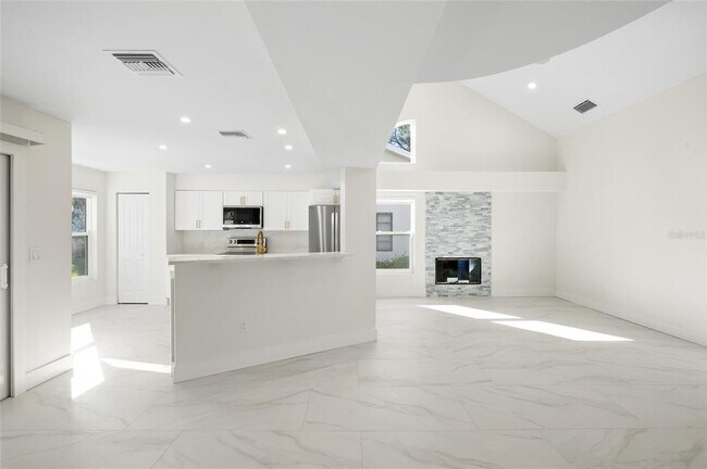 Building Photo - 1801 Laurence Ct