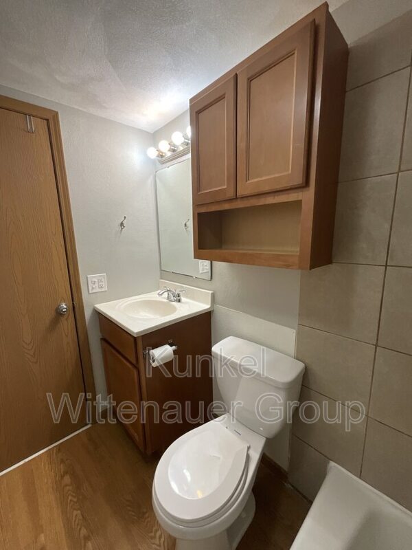 Building Photo - 1810 Jamestown Rd