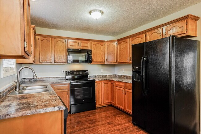 Building Photo - 1501 Poplar Ridge Rd