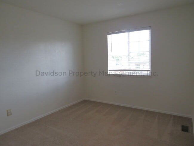 Building Photo - 7629 Autumn Knoll Dr