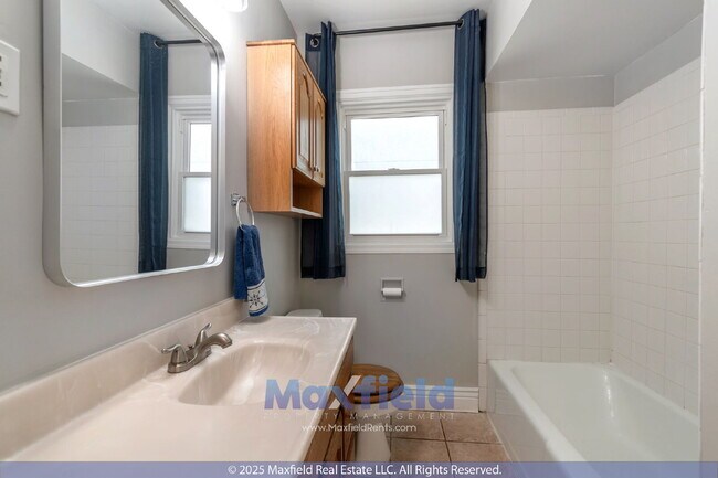 Building Photo - 2450 S 900 E