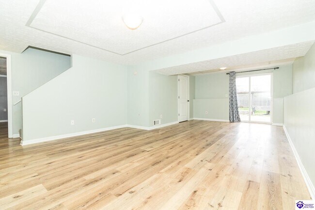 Building Photo - 214 Eagle Way