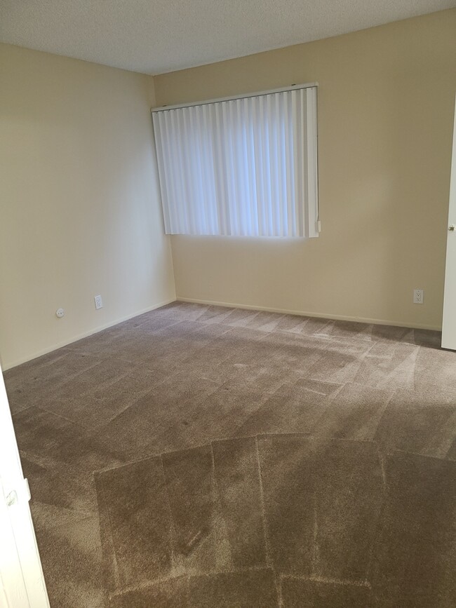 Building Photo - 11110 Moorpark St