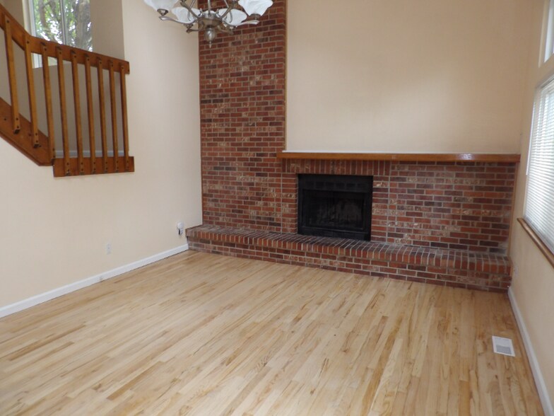 Building Photo - 3830 Gingham Way