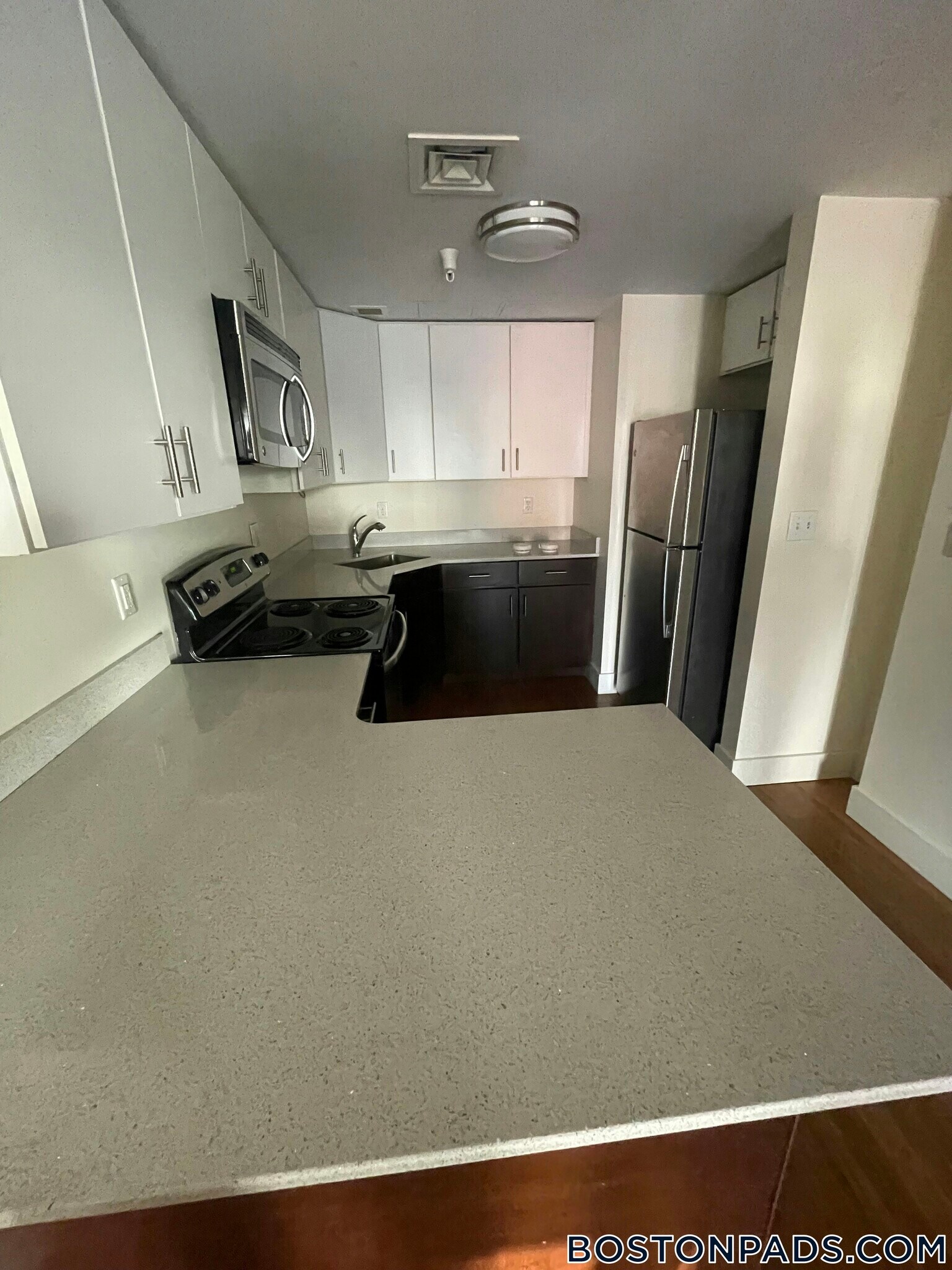 Building Photo - 8 Winter Pl