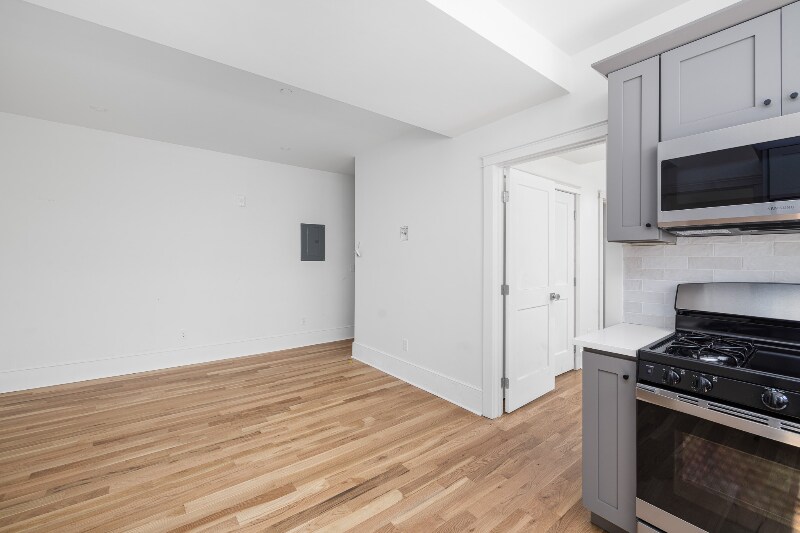 Building Photo - 293 Governor St