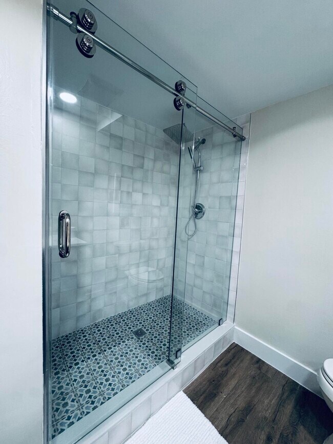 Building Photo - 12260 Sag Harbor Ct