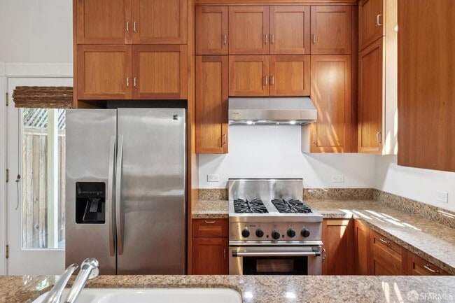 Building Photo - 2250 Webster St