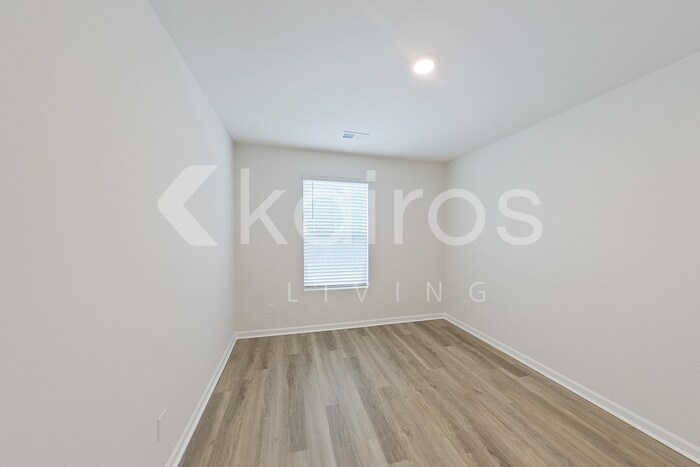 Building Photo - 133 Overstreet Way