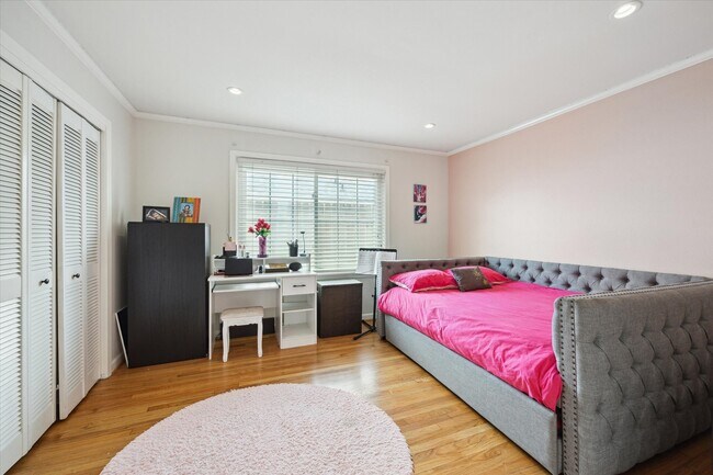 Building Photo - 1902 Chimney Rock Rd