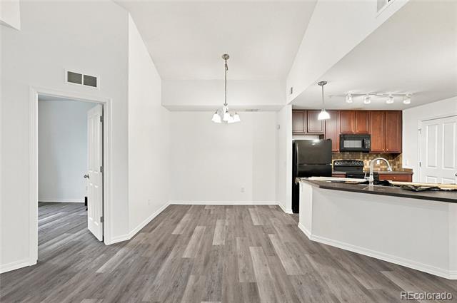 Building Photo - 804 Summer Hawk Dr