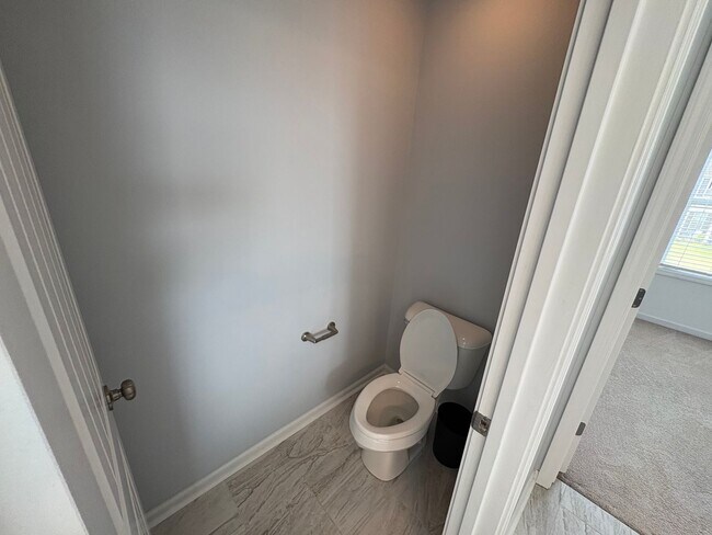 Building Photo - 3bd/2.5ba home with flexible Lease Length