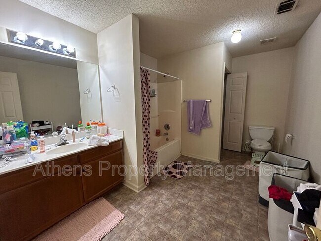 Building Photo - 1824 Cedar Shoals Dr