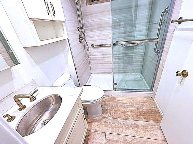 Building Photo - 28506 Barbosa