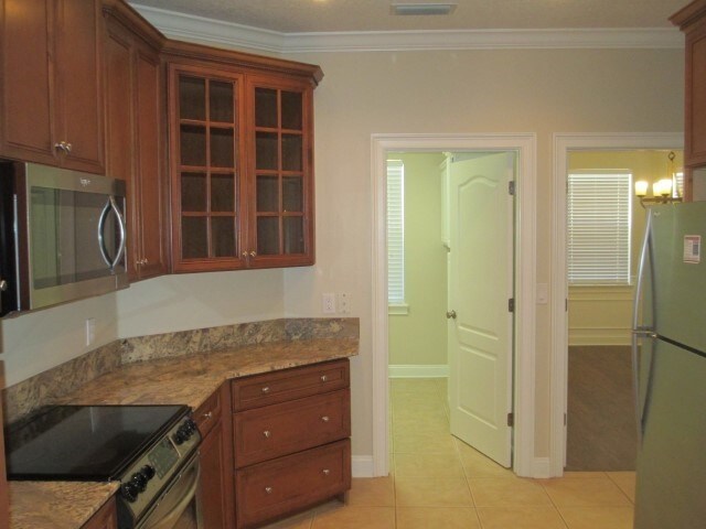 Building Photo - 714 Dove Creek Cir