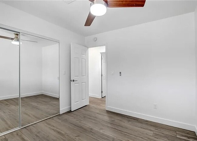 Building Photo - **$200 MOVE IN SPECIAL! Newly Remodeled/Op...
