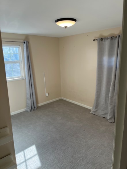 Building Photo - 609 Edgewood Dr