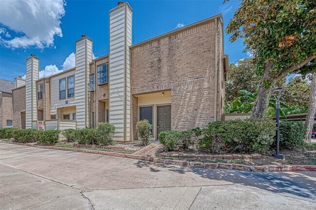 Building Photo - 8299 Cambridge St