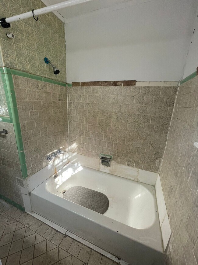 Building Photo - 7722 Darnay Dr